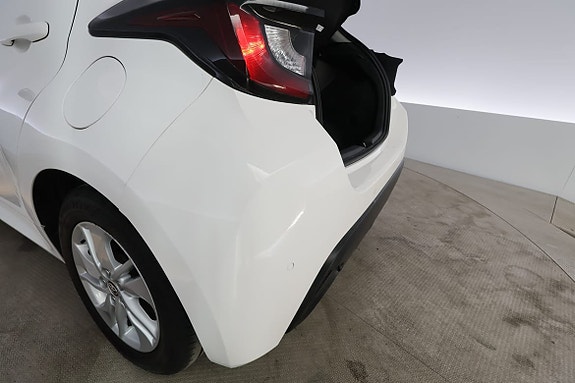 Toyota Yaris 7 of 28