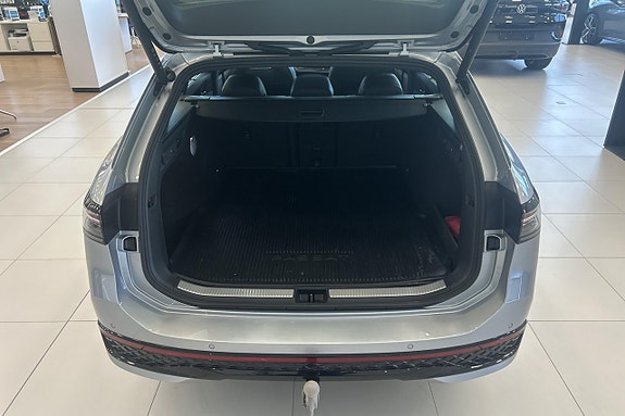 Volkswagen Passat 17 of 30