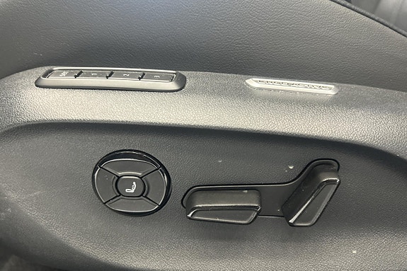 Volkswagen Passat 22 of 30