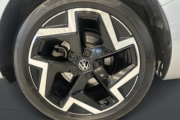 Volkswagen Passat 20 of 30