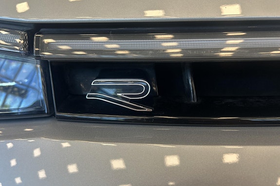 Volkswagen Passat 21 of 30