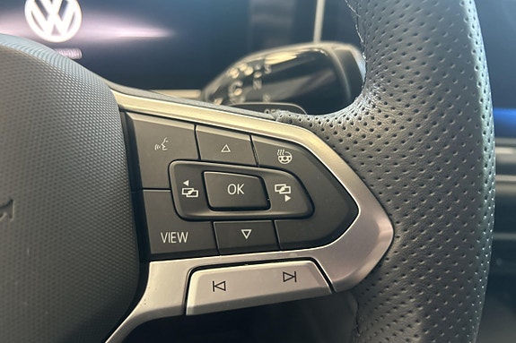 Volkswagen Passat 25 of 30