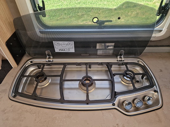 Knaus 700 MEB Sky Ti 13 of 16