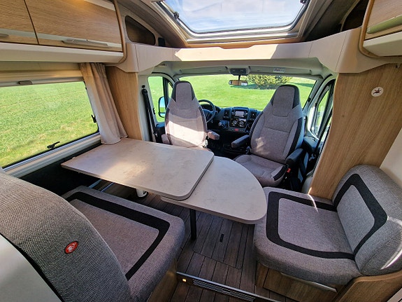 Knaus 700 MEB Sky Ti 8 of 16