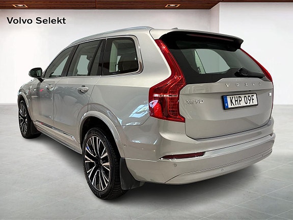 Volvo XC90 2 of 15