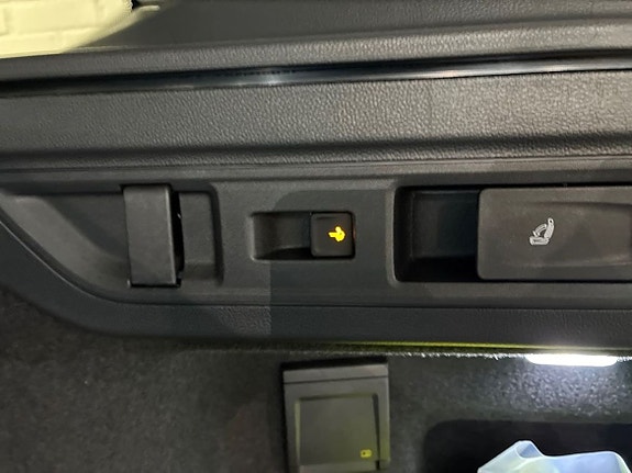Volkswagen Passat 16 of 19