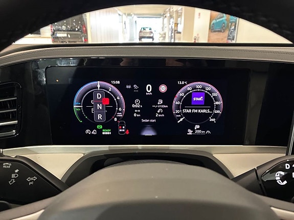 Volkswagen Passat 10 of 19
