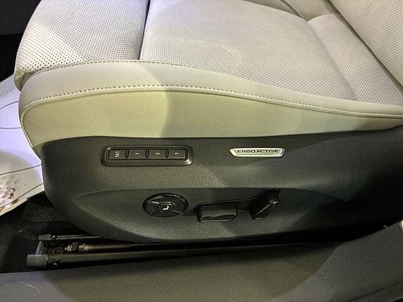 Volkswagen Passat 17 of 19