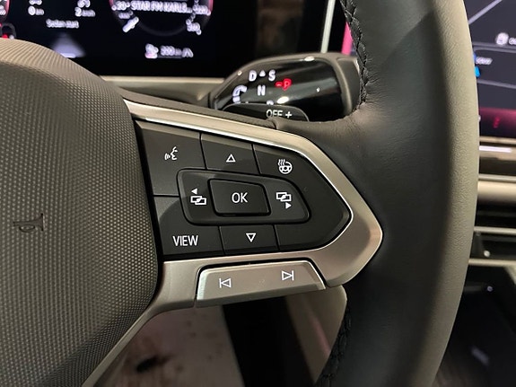 Volkswagen Passat 12 of 19