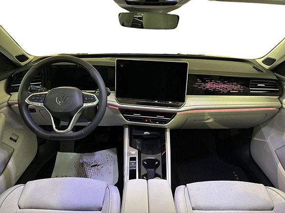 Volkswagen Passat 7 of 19