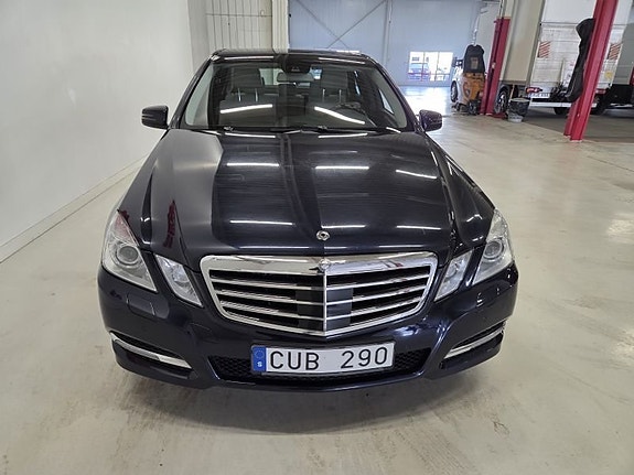 Mercedes-Benz E350 2 of 5