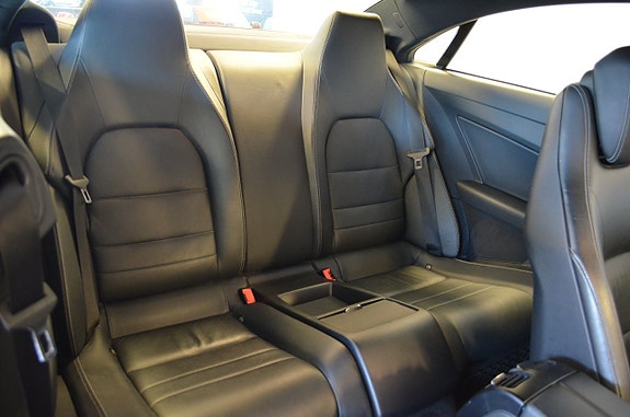 Mercedes-Benz E250 10 of 17