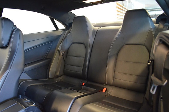Mercedes-Benz E250 11 of 17