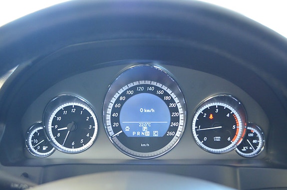 Mercedes-Benz E250 12 of 17