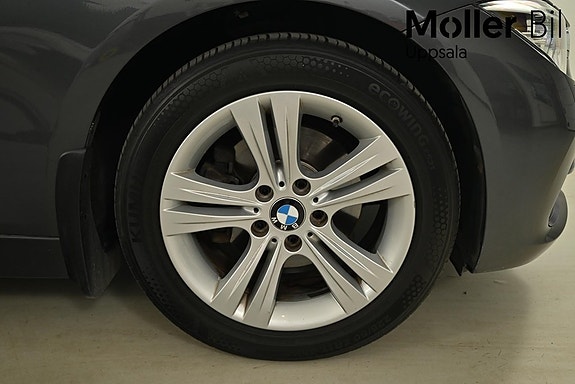 BMW 320 3 of 5