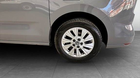 Volkswagen Multivan 6 of 13