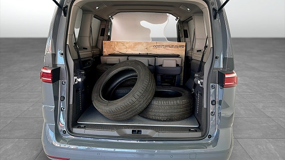 Volkswagen Multivan 12 of 13