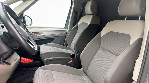 Volkswagen Multivan 8 of 13