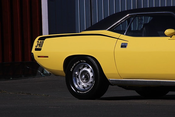 Plymouth Hemi Cuda 4 of 5