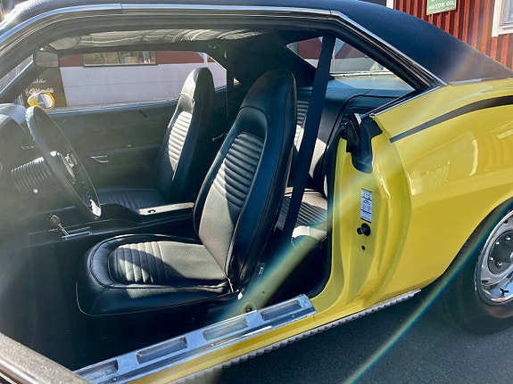 Plymouth Hemi Cuda 14 of 30