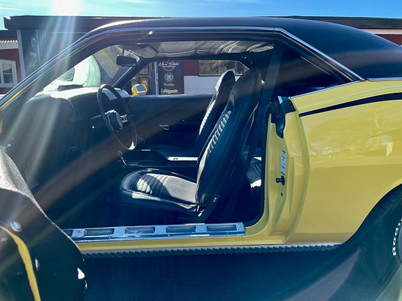 Plymouth Hemi Cuda 15 of 30