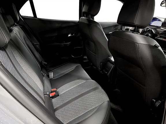 Peugeot 2008 12 of 15