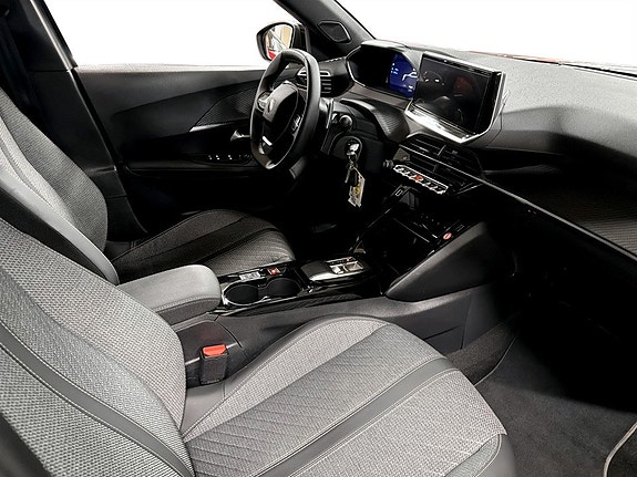 Peugeot 2008 11 of 15