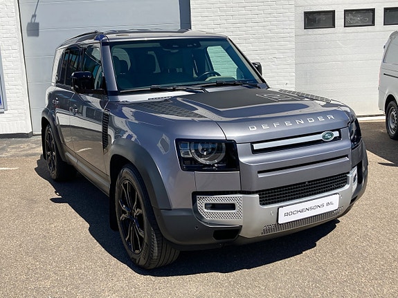 Land Rover Defender 110 22 of 30