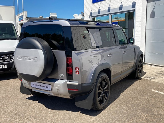 Land Rover Defender 110 4 of 5