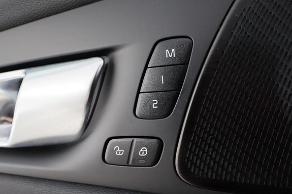 Volvo XC60 17 of 30