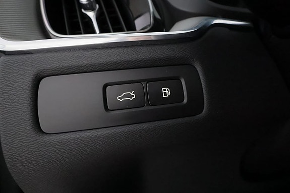 Volvo XC60 15 of 30