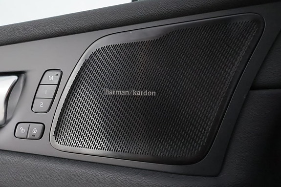 Volvo XC60 18 of 30