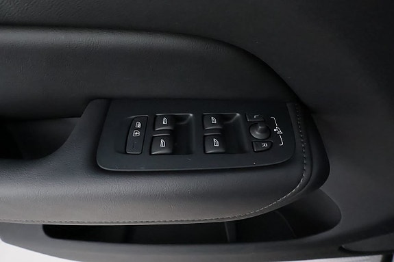 Volvo XC60 16 of 30
