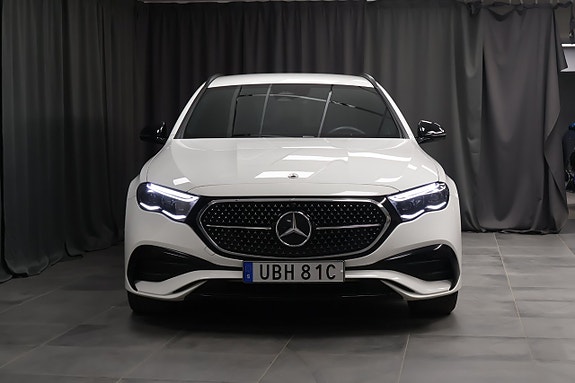 Mercedes-Benz E220 d 3 of 5