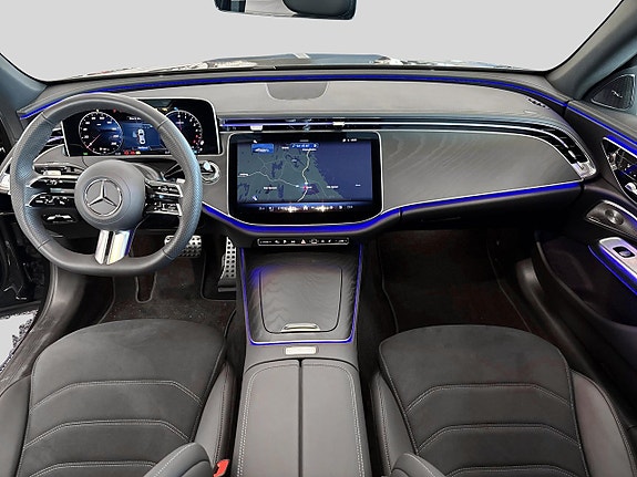 Mercedes-Benz E300 de 8 of 13