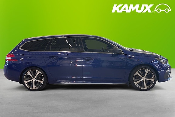 Peugeot 308 SW 2 of 5