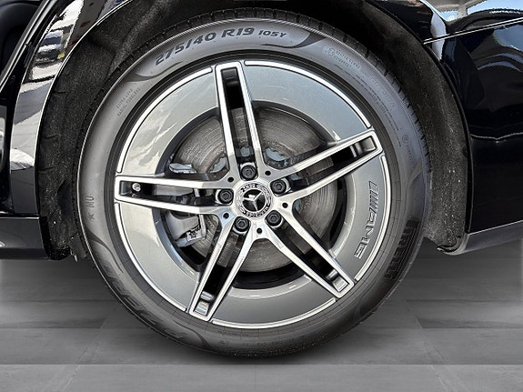 Mercedes-Benz E300 de 10 of 14