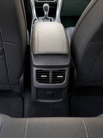 Ford Mondeo 12 of 30