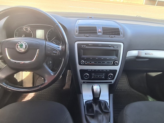 Skoda Octavia Scout 7 of 14