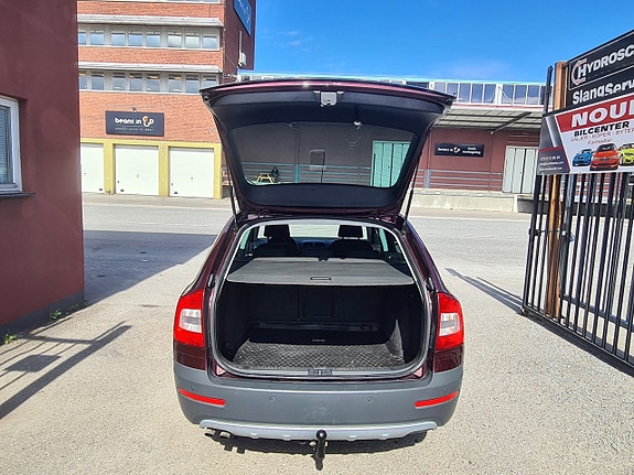 Skoda Octavia Scout 6 of 14