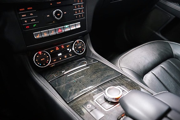 Mercedes-Benz CLS350 9 of 17