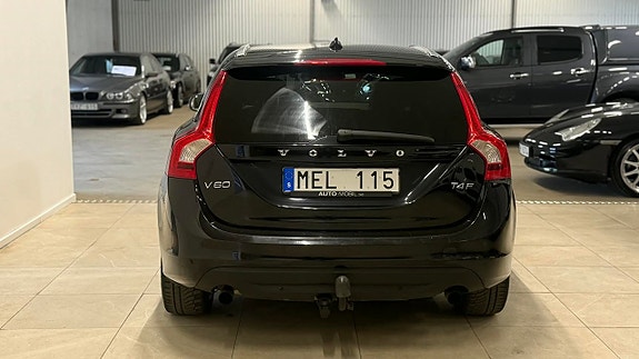 Volvo V60 7 of 15