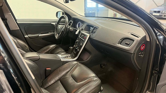 Volvo V60 14 of 15