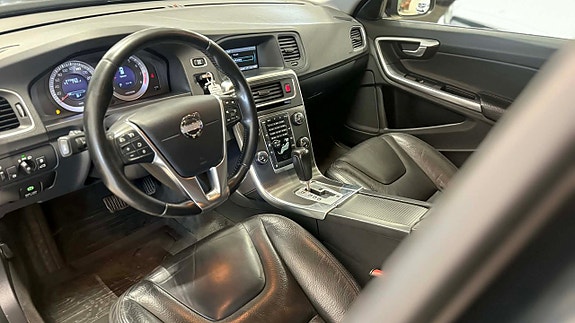 Volvo V60 10 of 15