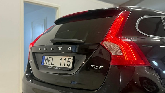 Volvo V60 13 of 15