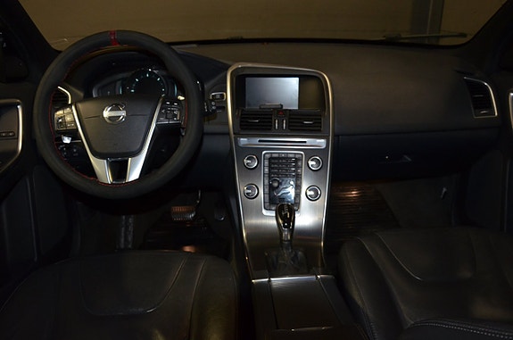 Volvo XC60 12 of 23