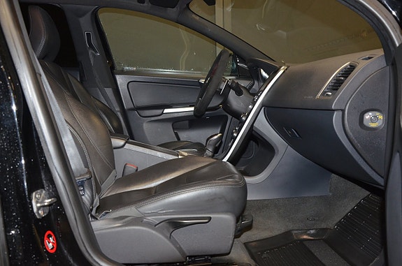 Volvo XC60 13 of 23