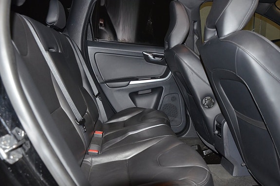 Volvo XC60 16 of 23