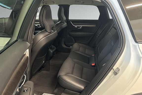 Volvo V90 Cross Country 10 of 14