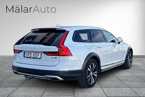 Volvo V90 Cross Country 4 of 5